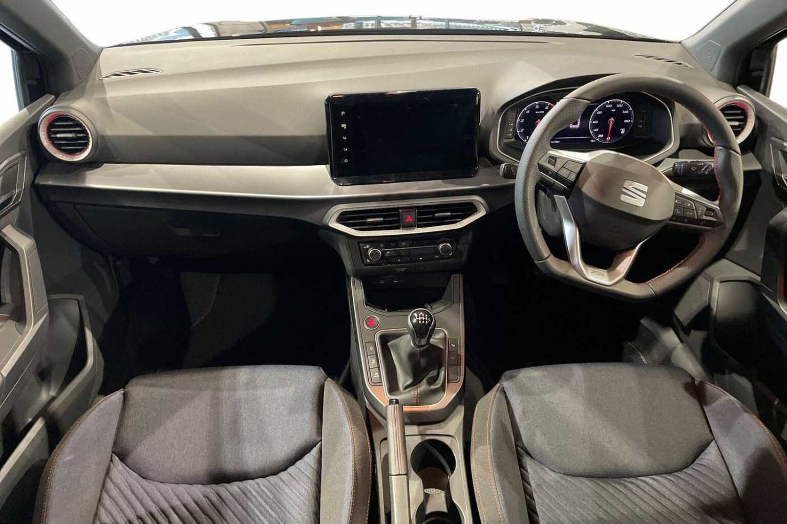 SEAT Arona 1.0 TSI 115 FR Black Edition 5dr*Heated seats, DELIVERY MILES*