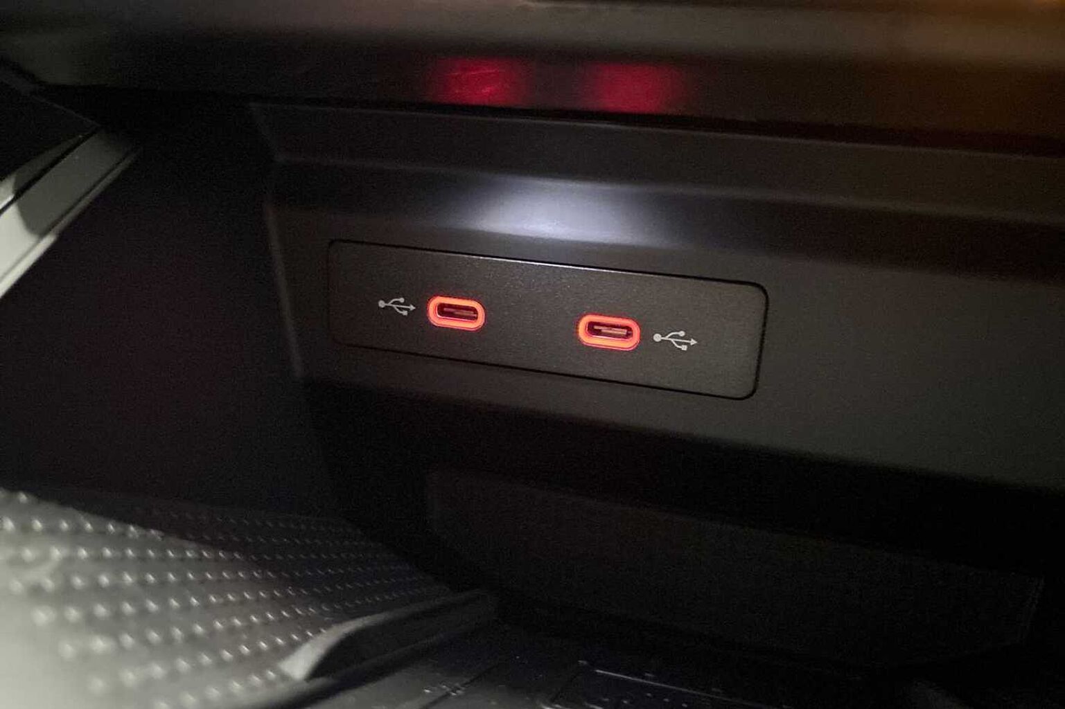 SEAT Arona 1.0 TSI 115 FR Black Edition 5dr *Delivery Miles*